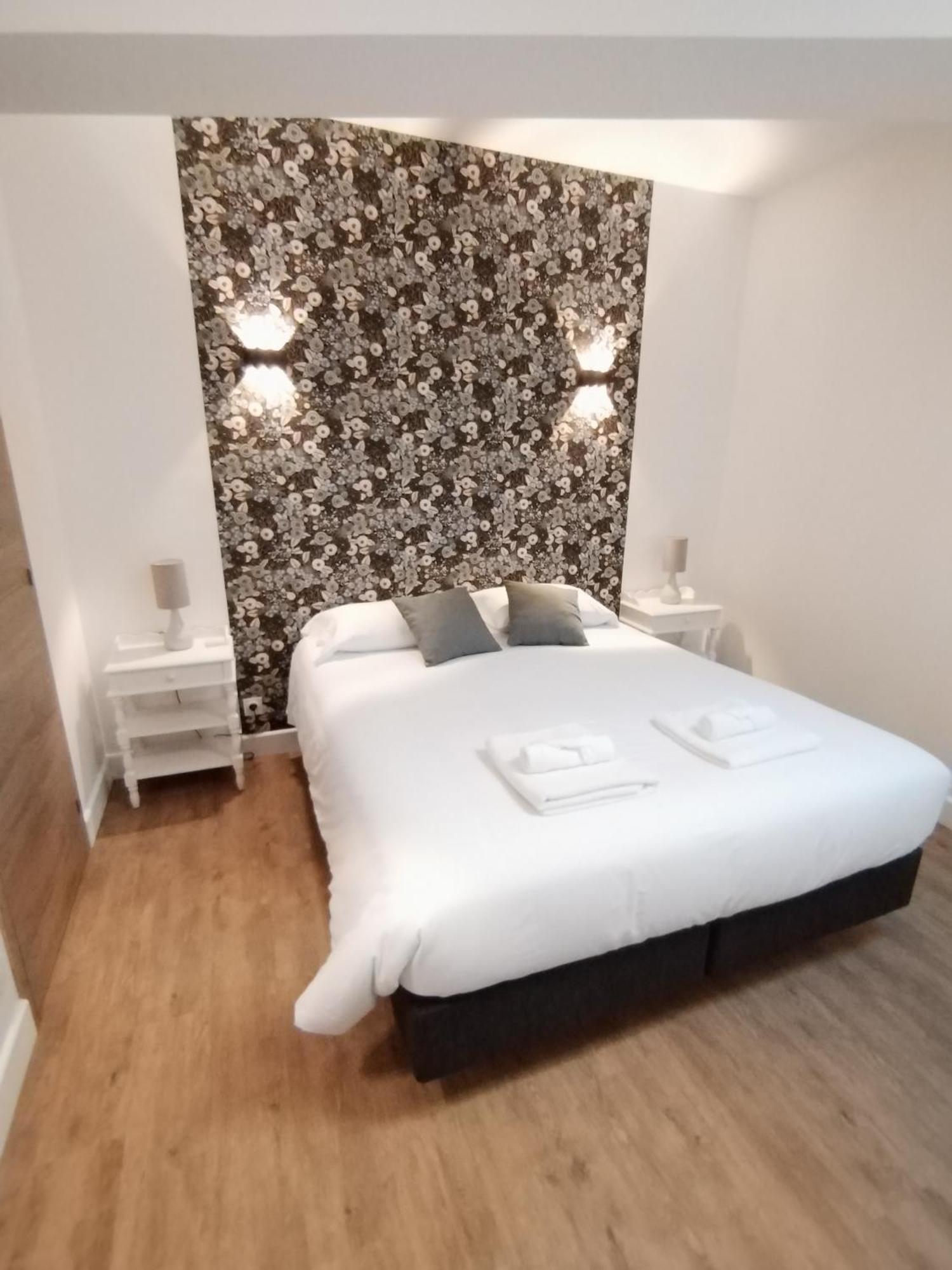 Le Familia Apartment Guer Ngoại thất bức ảnh